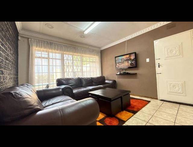 4 BEDROOM HOUSE FOR SALE IN BRACKENHURST